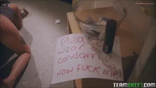 Video cu Power Girl singură masturbându-se