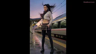 JP Idol #01 - Japoneză în Fustă Mini Călărind