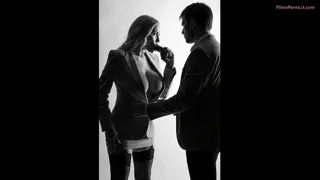 Seduce-l cu sânii tăi mari