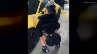 Alexia Ale Masturbându-se Într-un Slideshow Cu Sâni Mari