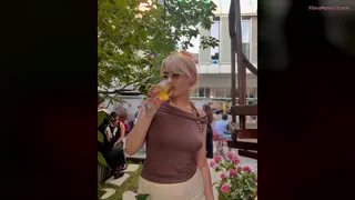 Sabina din România, sex solo cu sâni mari